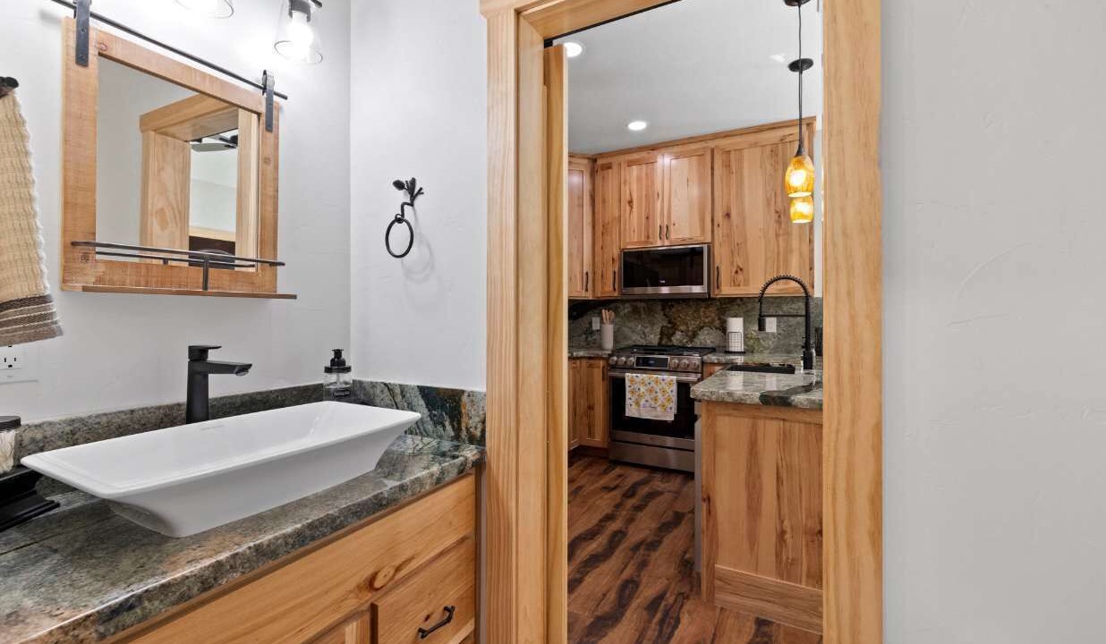 Photo of Bathroom in Mono Vista