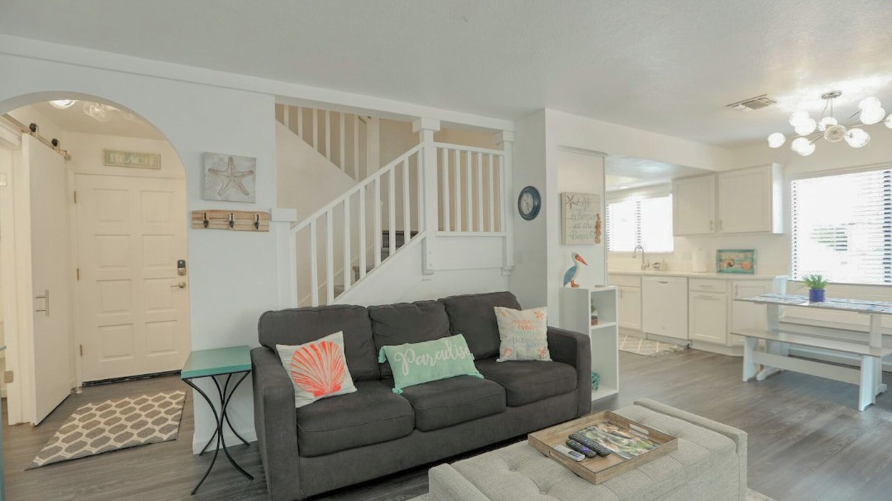 Photo of Livingroom in Downtown