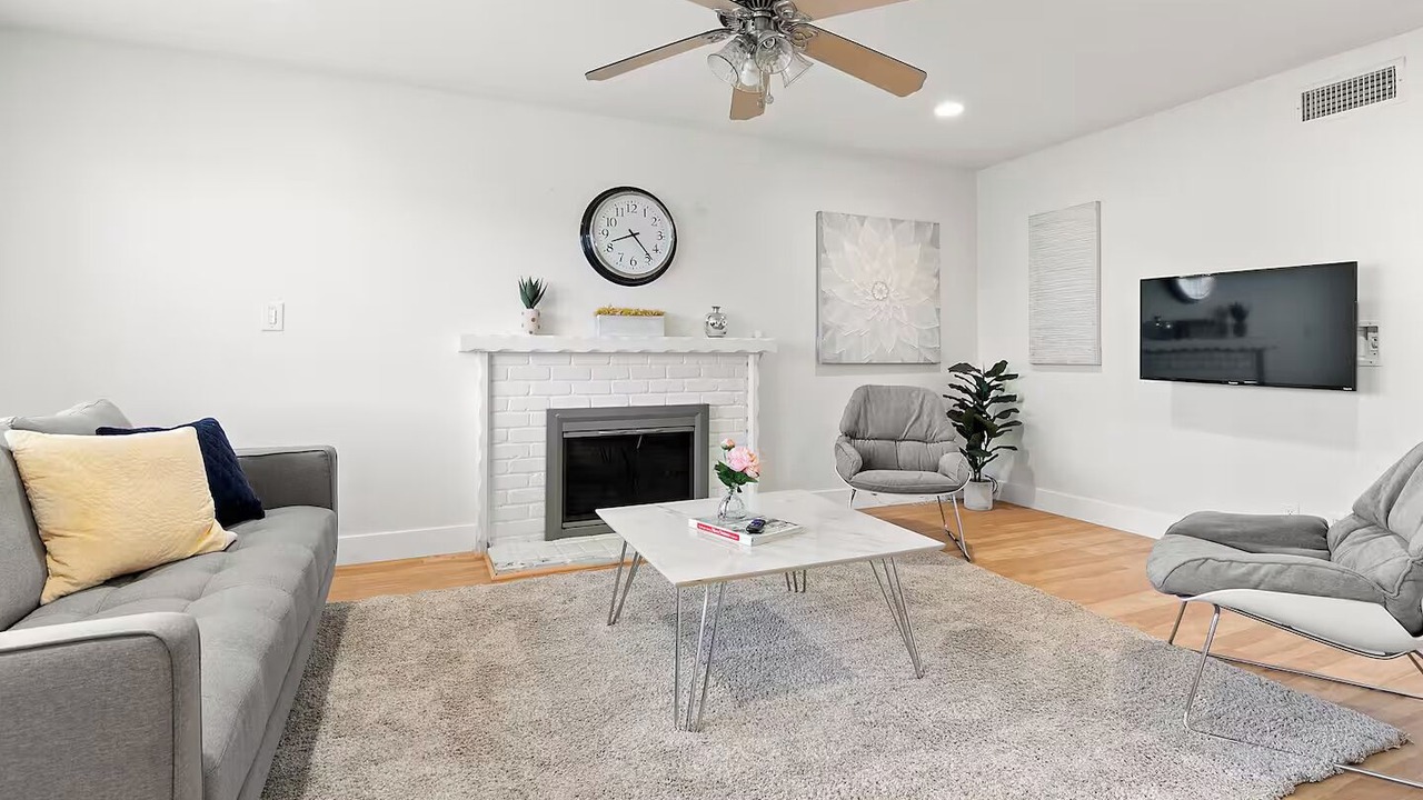 Photo of Livingroom in Fremont