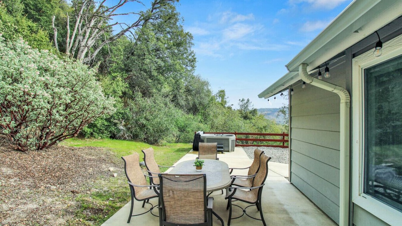 Photo of Outdoor in Oakhurst