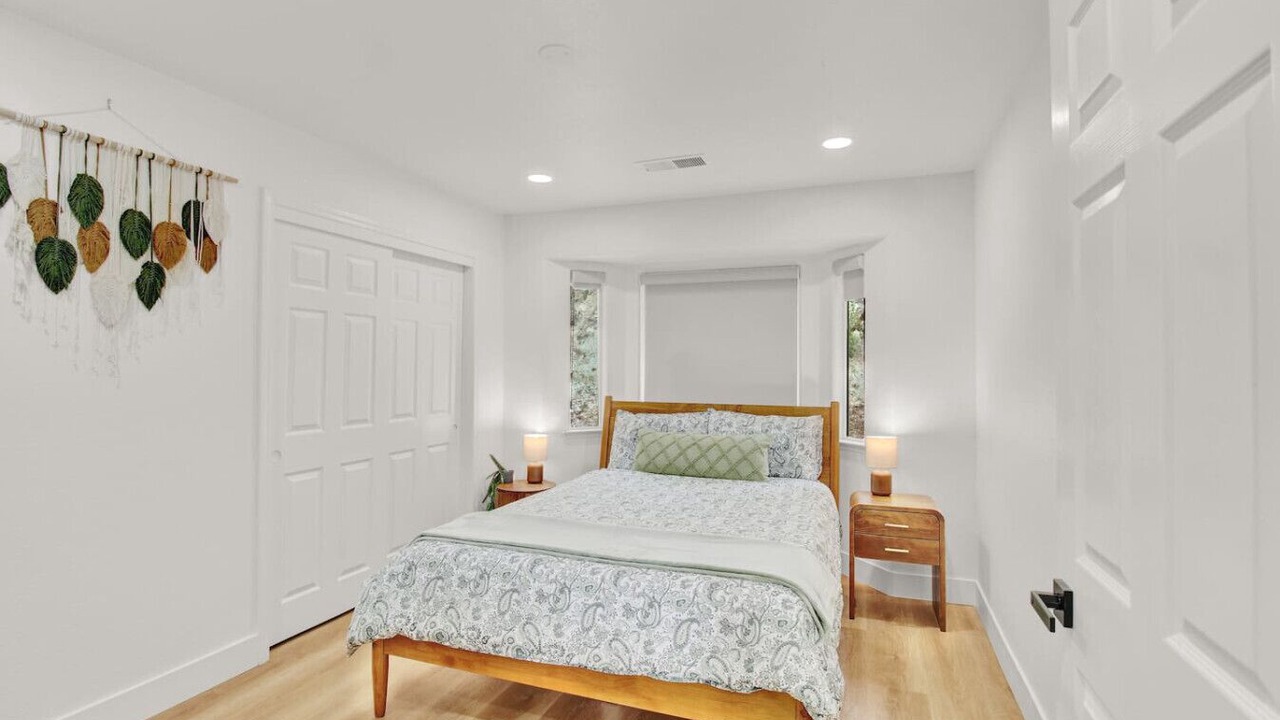 Photo of Bedroom in Oakhurst