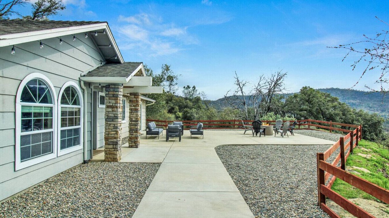 Photo of Patio Balcony in Oakhurst