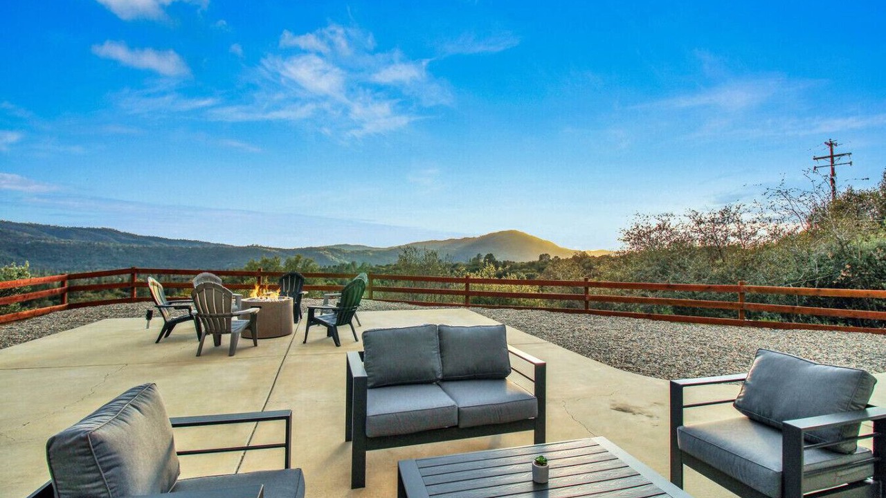 Photo of Patio Balcony in Oakhurst