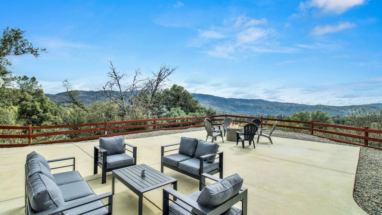 Photo of Patio Balcony in Oakhurst