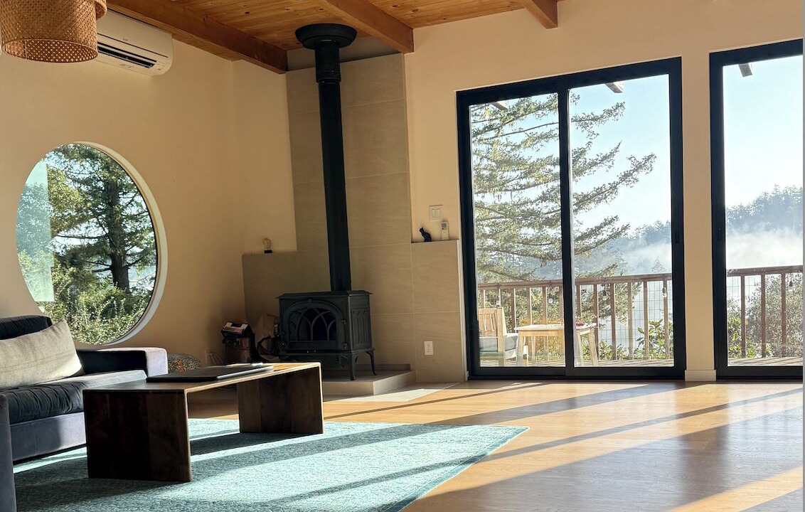 Photo of Livingroom in Lagunitas