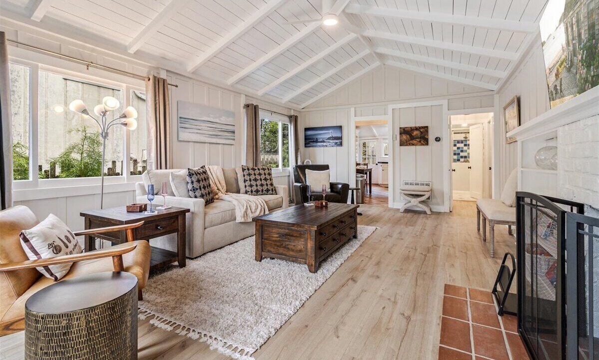 Photo of Livingroom in Northeast Carmel