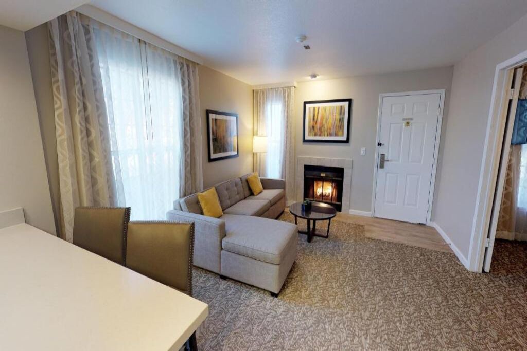 Photo of Livingroom in Newark