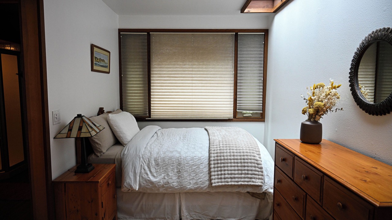 Photo of Bedroom in Pine Knolls Estates