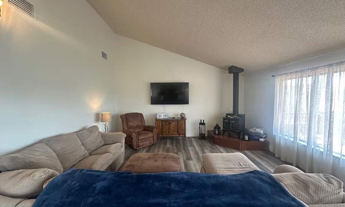 Photo of Livingroom in Oak Shores