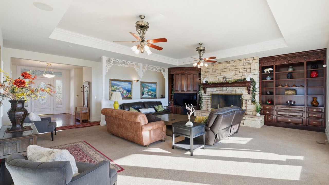 Photo of Livingroom in Phoenix Lake-Cedar Ridge