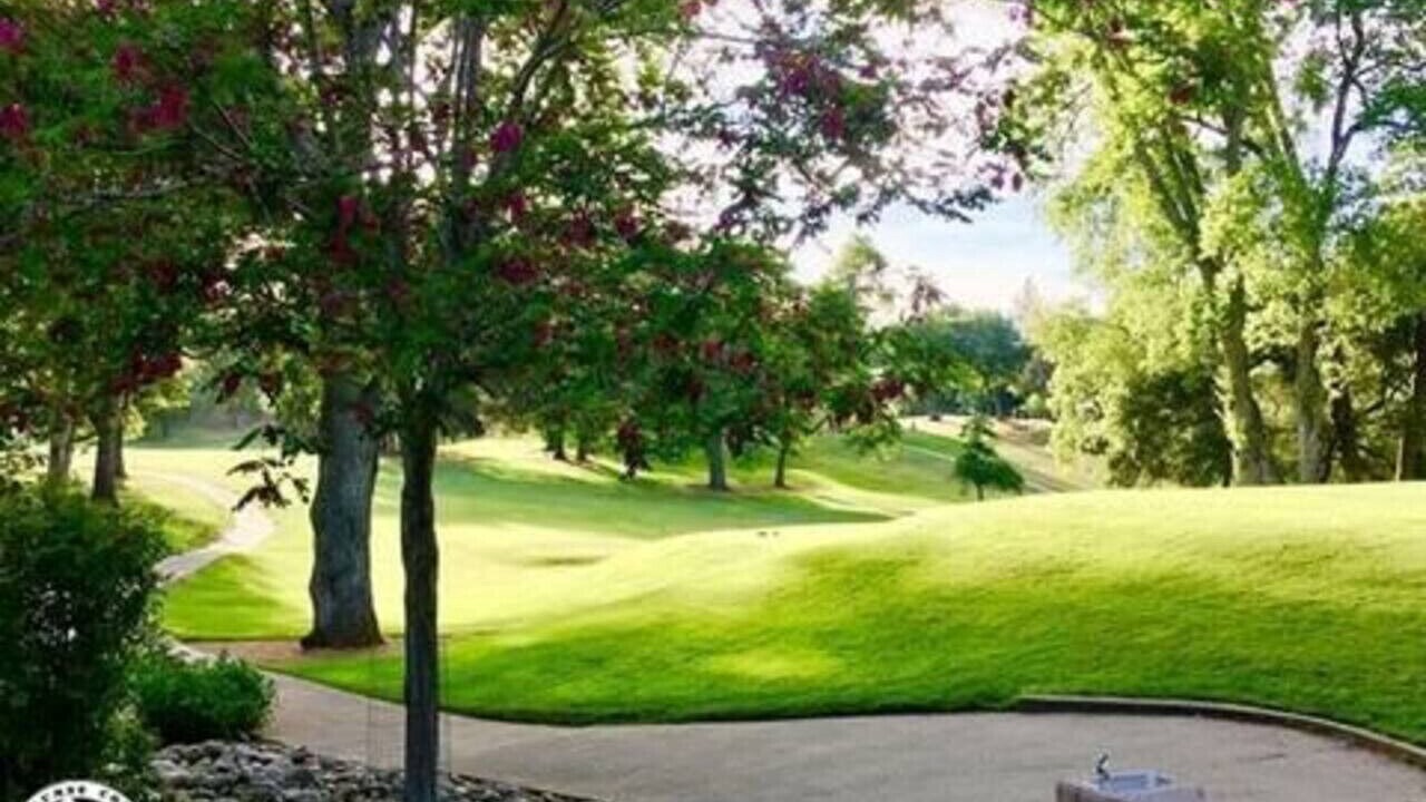 Photo of Outdoor in Groveland