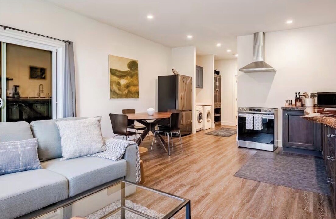 Photo of Livingroom in Hollister