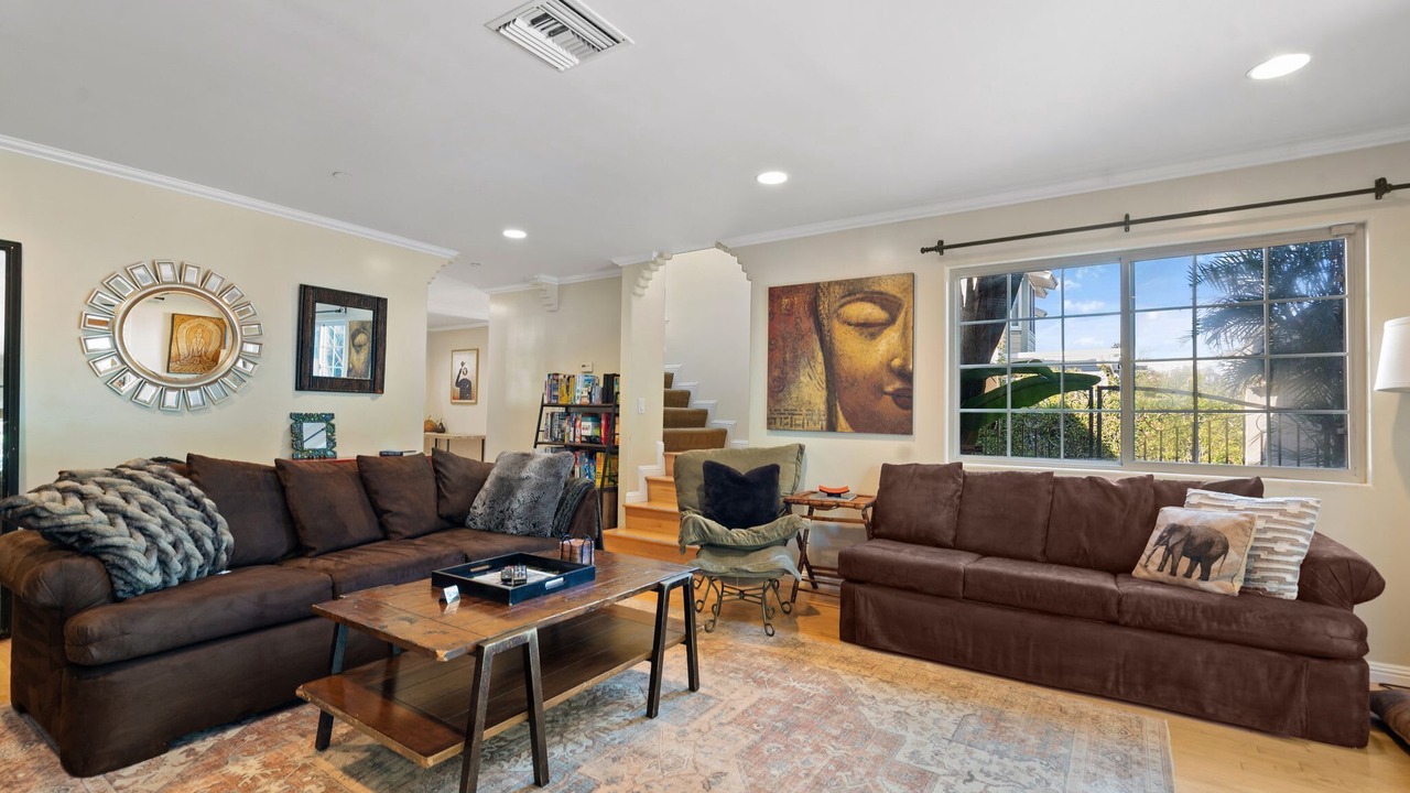Photo of Livingroom in Burbank