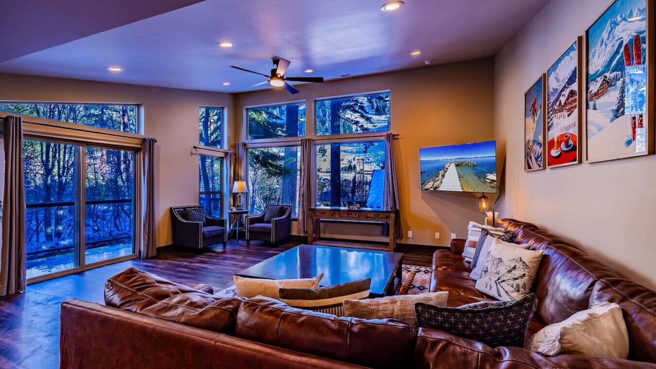 Photo of Livingroom in South Lake Tahoe