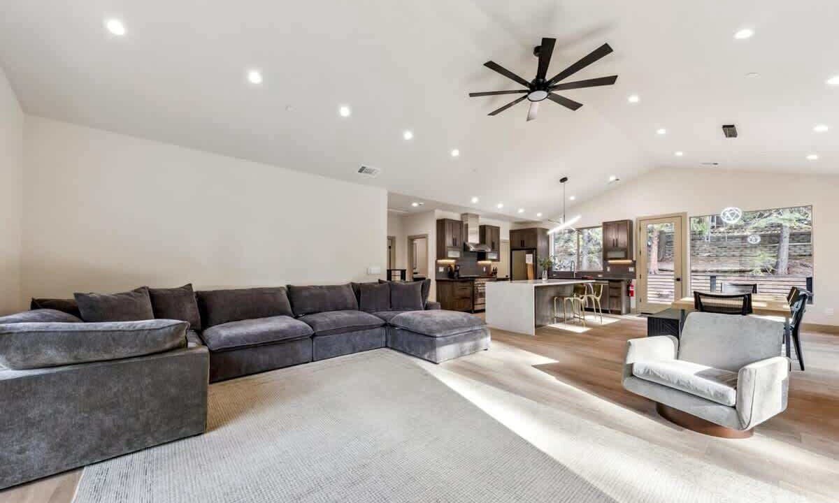 Photo of Livingroom in South Lake Tahoe