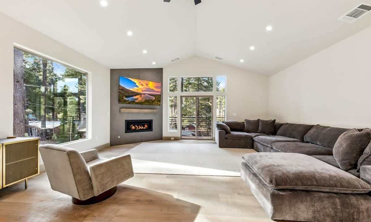 Photo of Livingroom in South Lake Tahoe