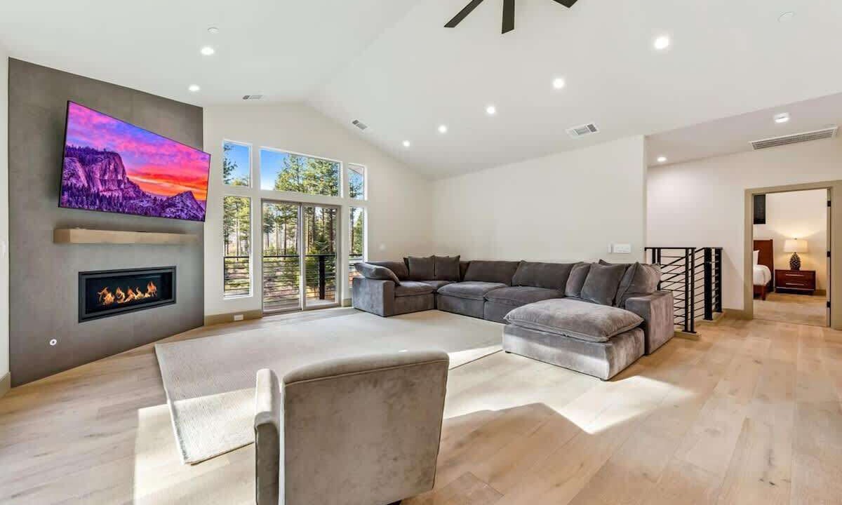 Photo of Livingroom in South Lake Tahoe