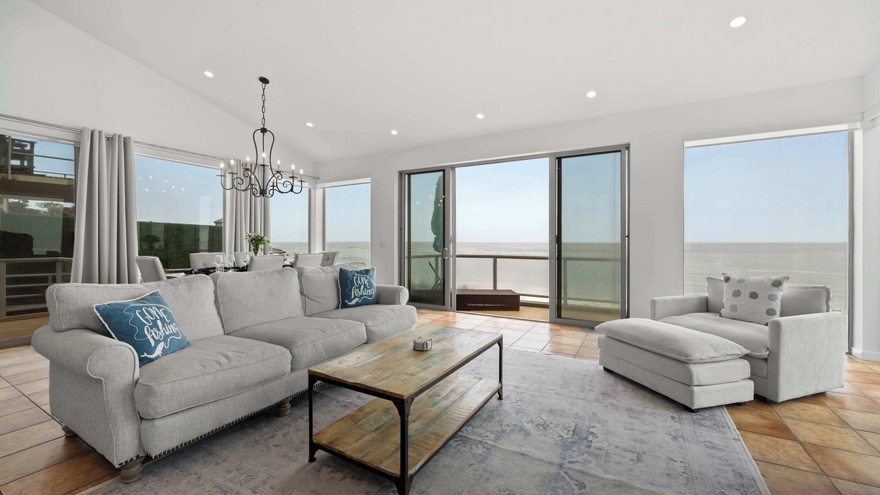 Photo of Livingroom in Western Malibu