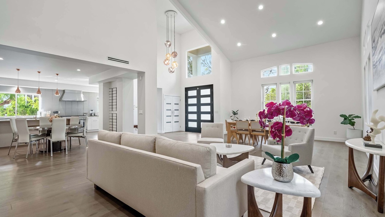 Photo of Livingroom in Sherman Oaks