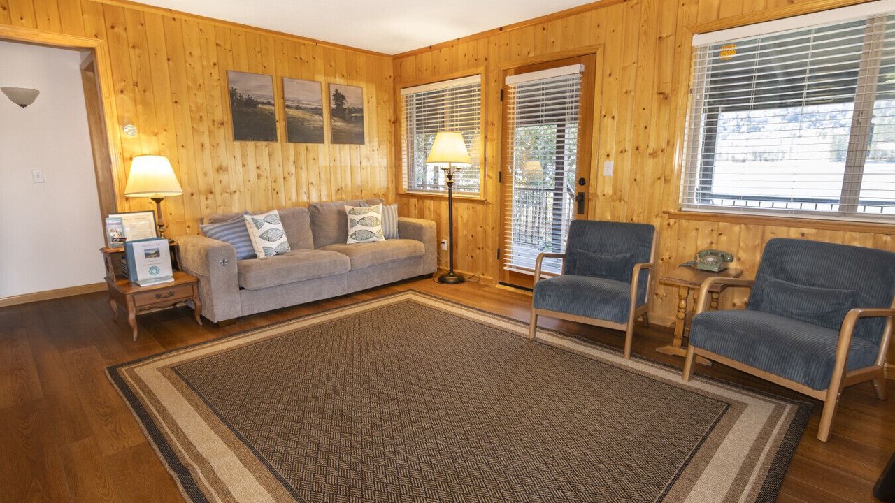 Photo of Livingroom in Bass Lake