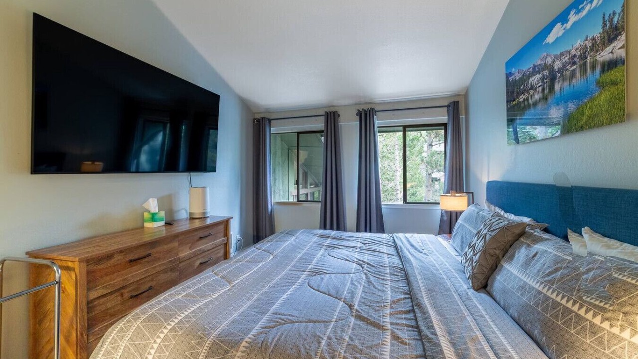 Photo of Bedroom in Mammoth Lakes