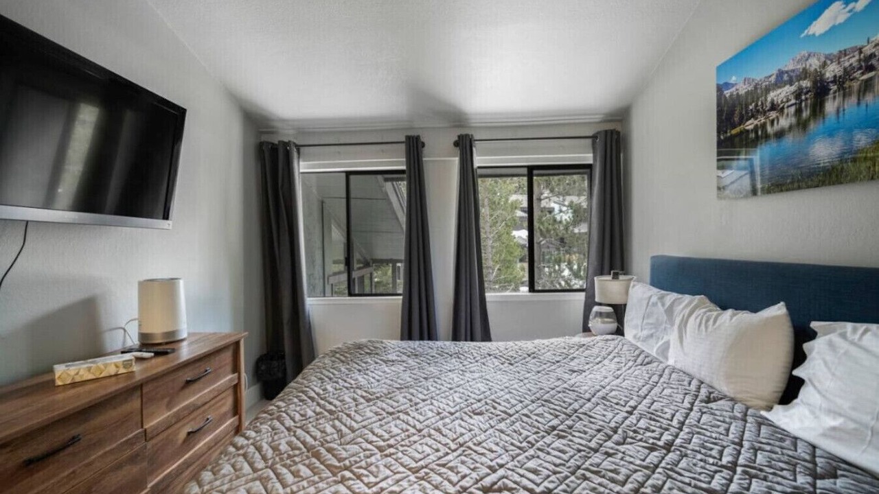 Photo of Bedroom in Mammoth Lakes