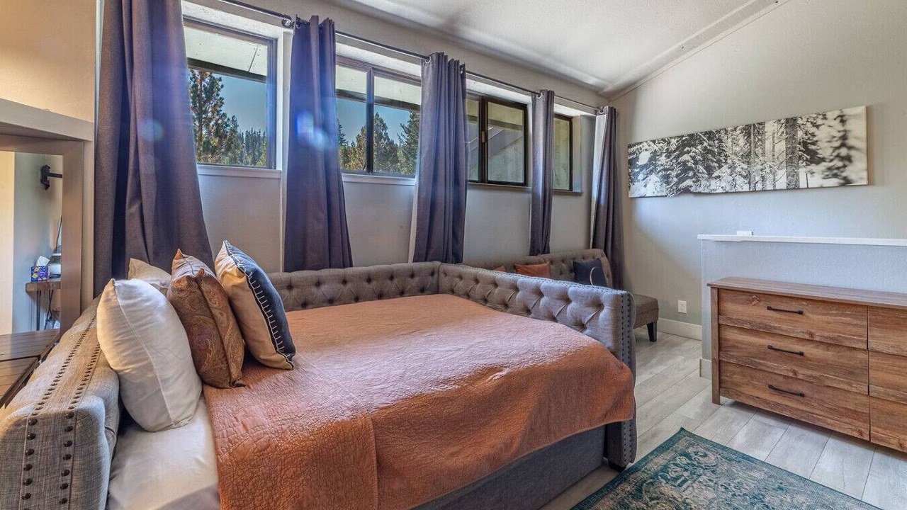 Photo of Bedroom in Mammoth Lakes