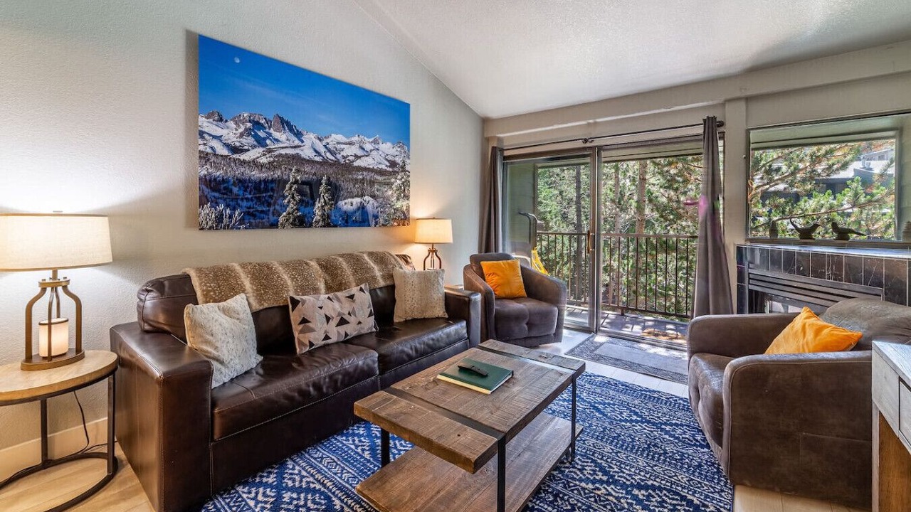 Photo of Livingroom in Mammoth Lakes