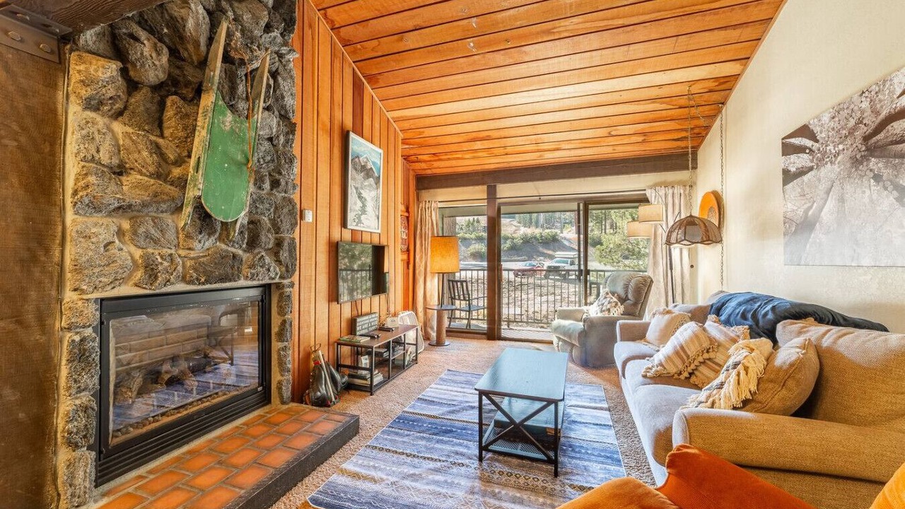 Photo of Livingroom in Mammoth Lakes
