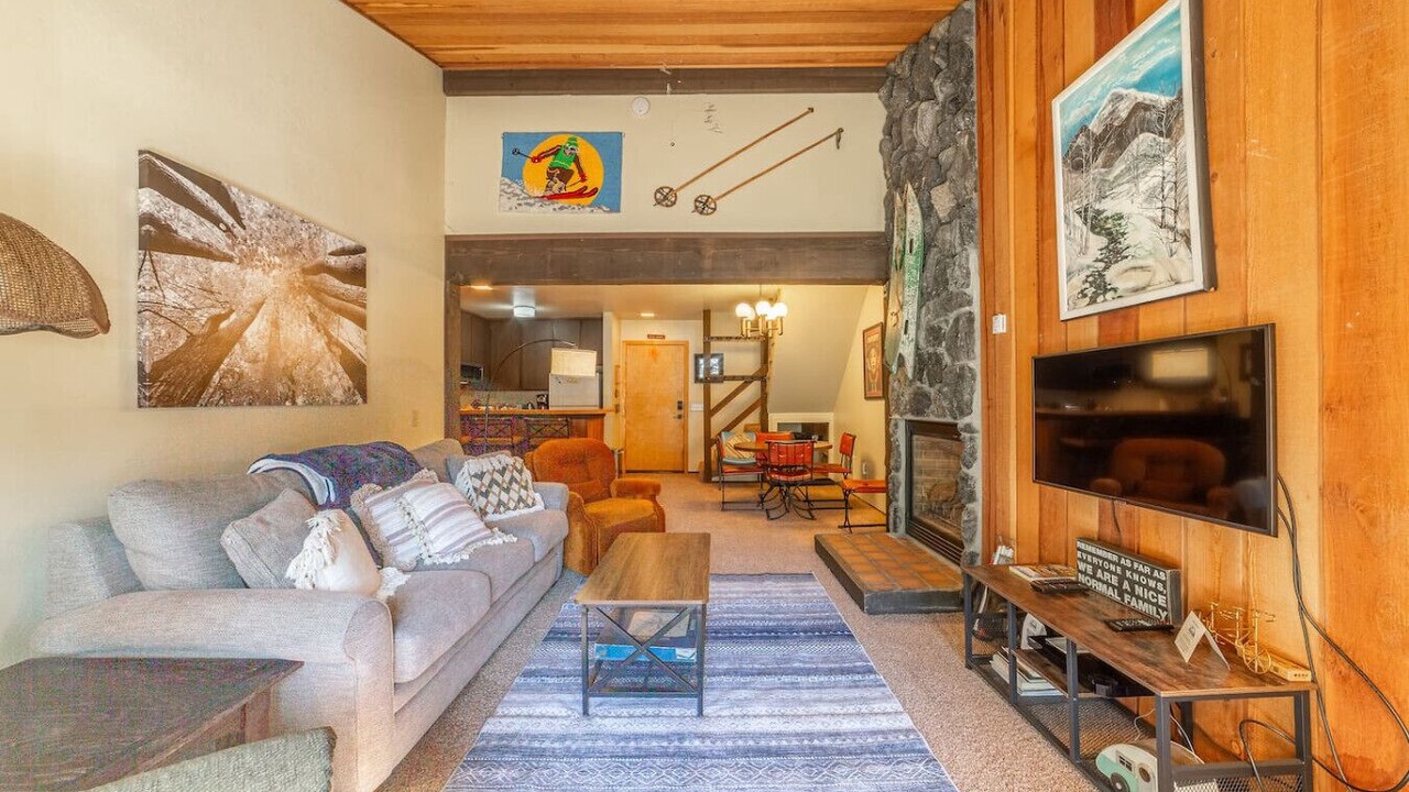 Photo of Livingroom in Mammoth Lakes