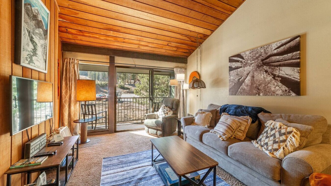 Photo of Livingroom in Mammoth Lakes