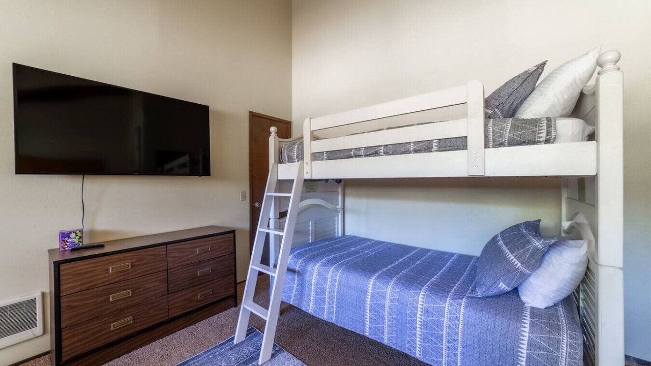 Photo of Bedroom in Mammoth Lakes