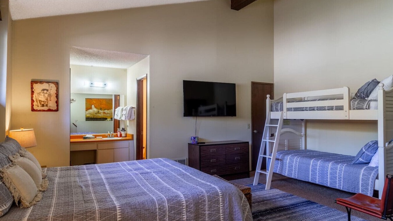 Photo of Bedroom in Mammoth Lakes