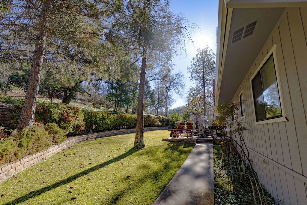 Photo of Patio Balcony in Yosemite Forks