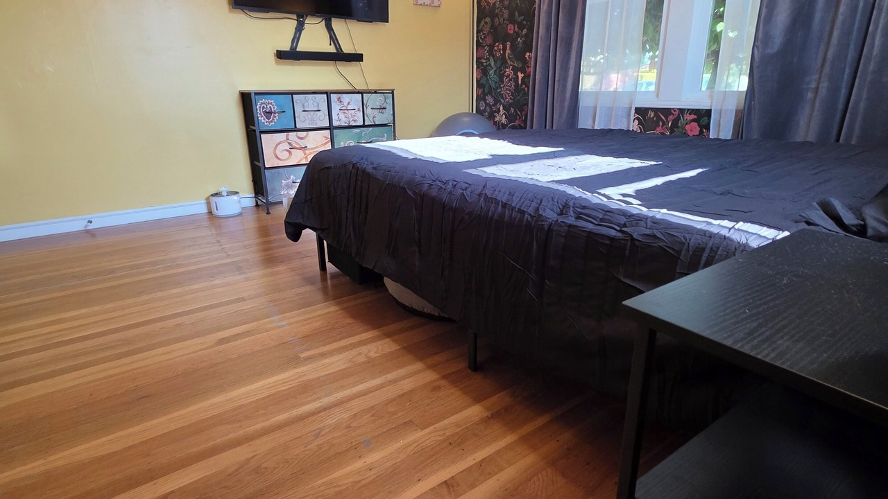 Photo of Bedroom in Oakland