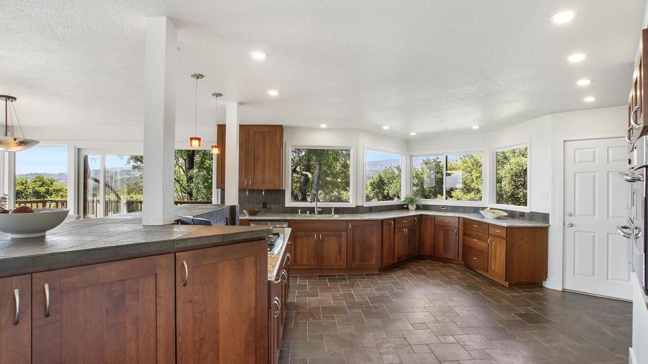 Photo of Kitchen in Central Portola Valley