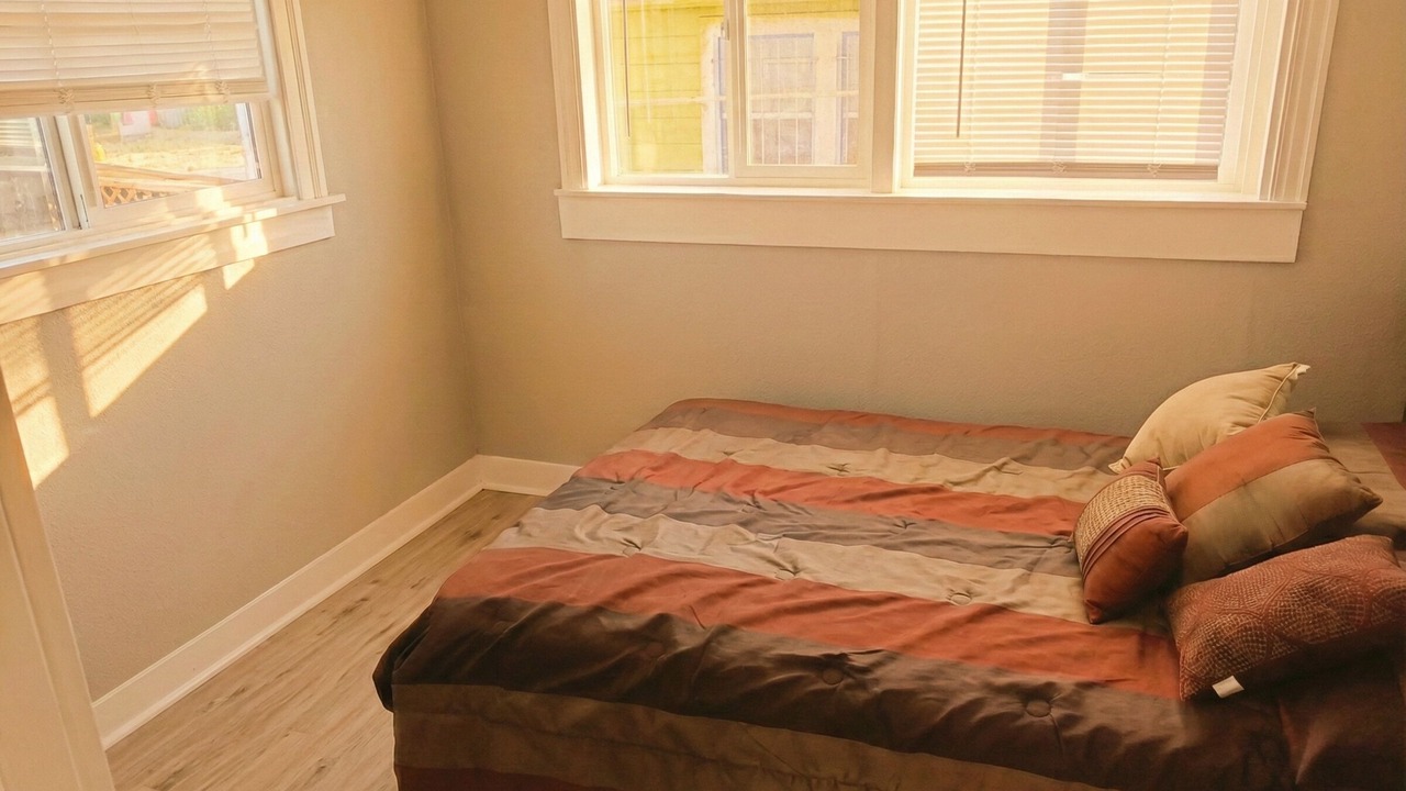 Photo of Bedroom in Oakland
