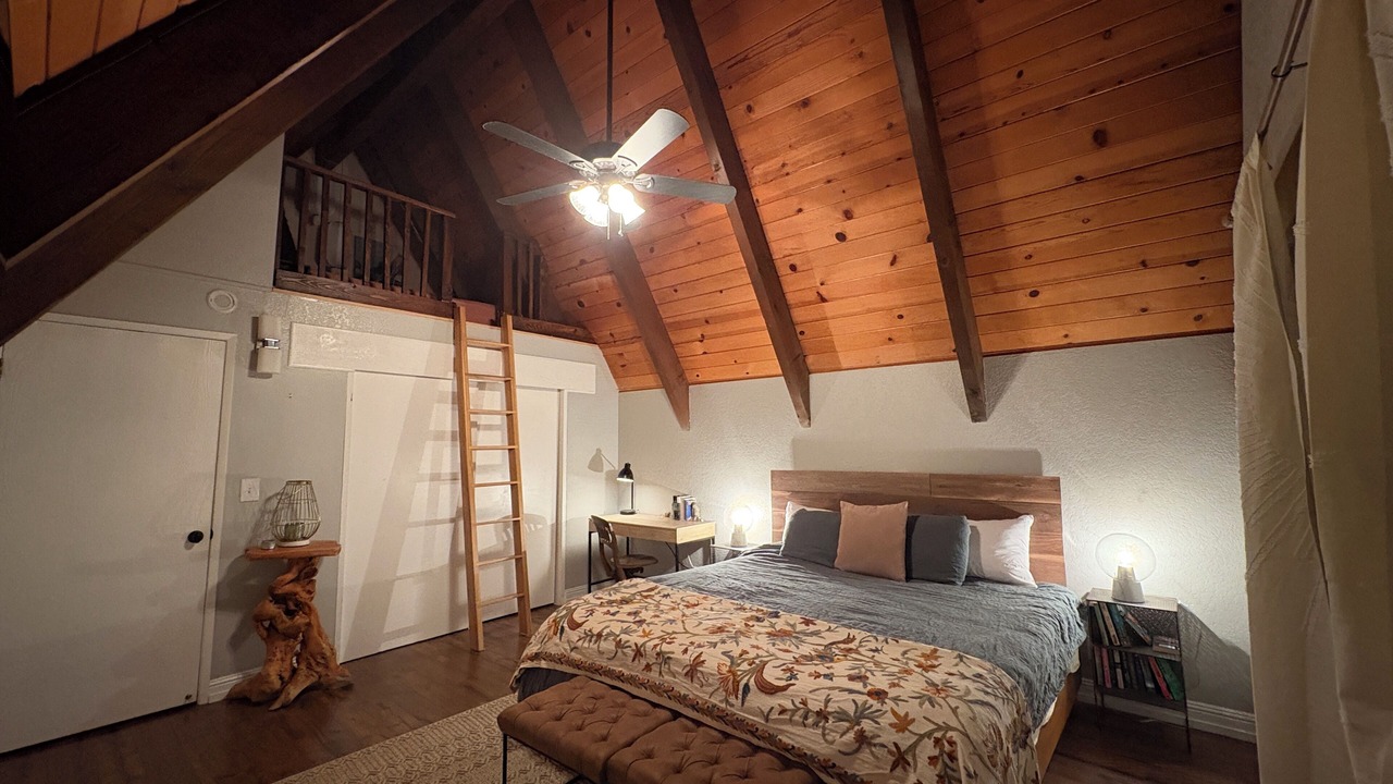 Photo of Bedroom in Frazier Park