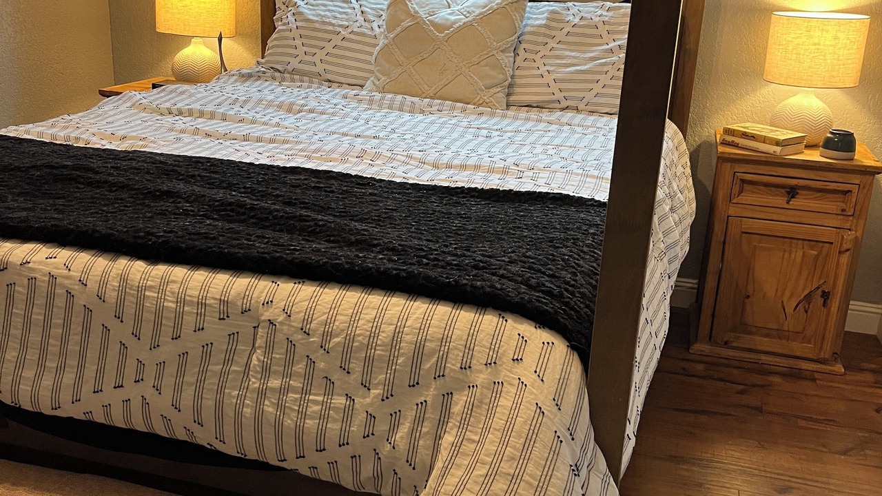 Photo of Bedroom in Frazier Park