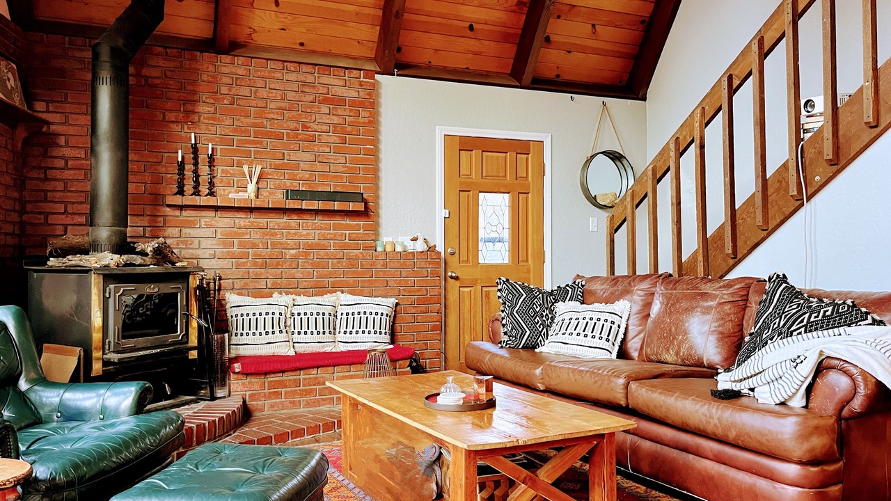 Photo of Livingroom in Frazier Park