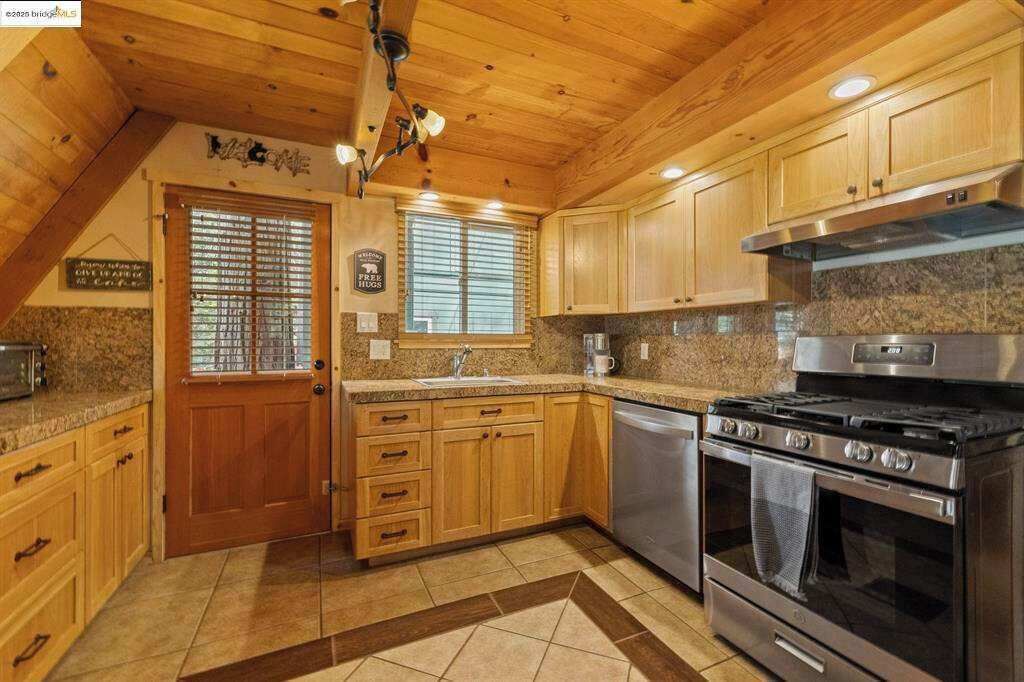 Photo of Kitchen in Mi-Wuk Village