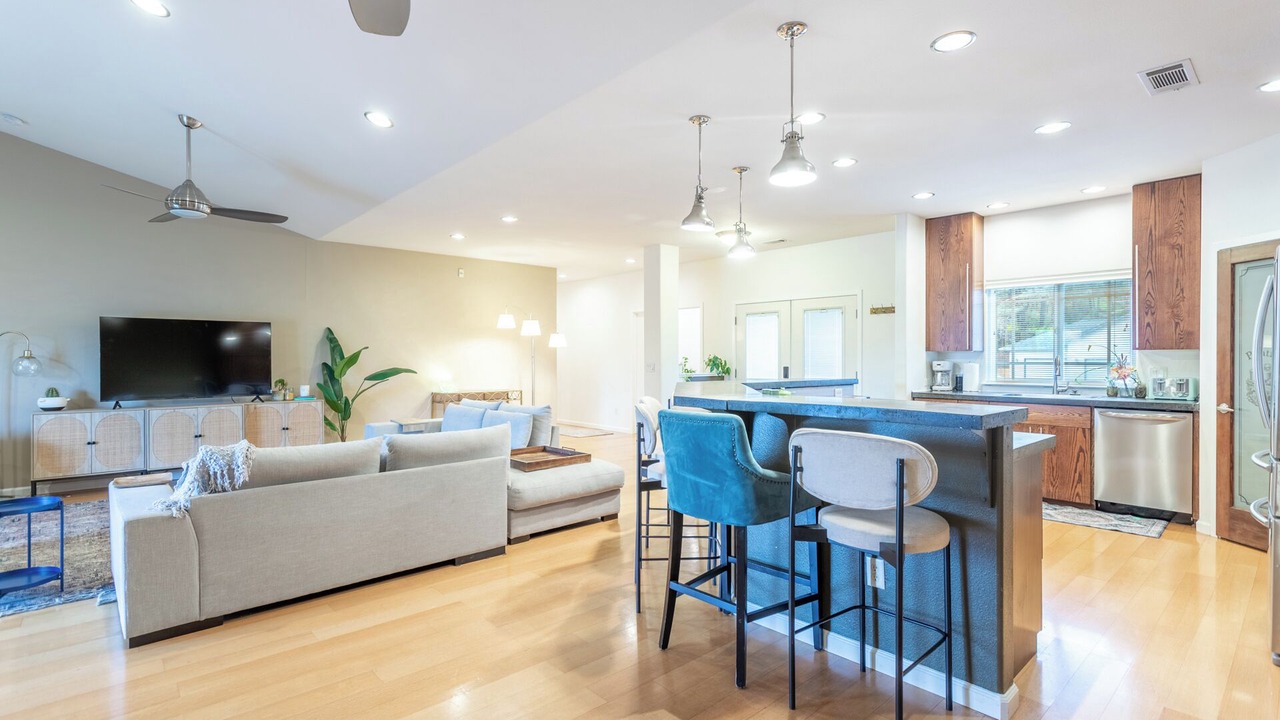 Photo of Livingroom in Redding