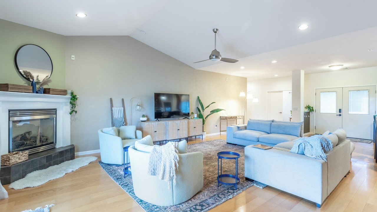 Photo of Livingroom in Redding