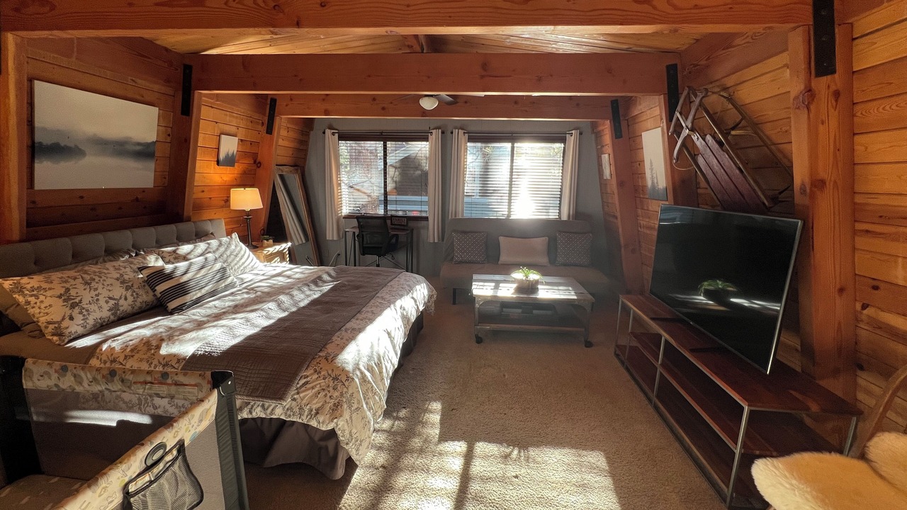 Photo of Bedroom in Summit Estates