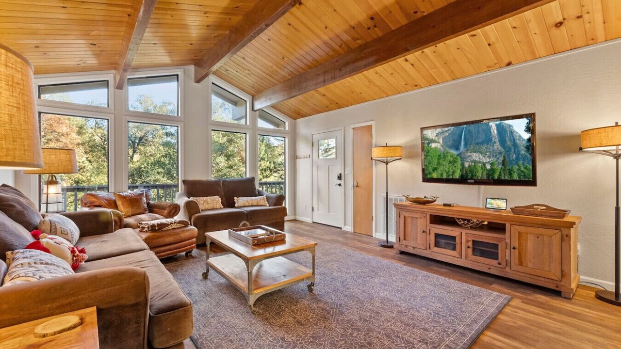 Photo of Livingroom in Groveland