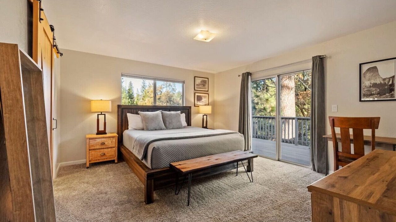 Photo of Bedroom in Groveland