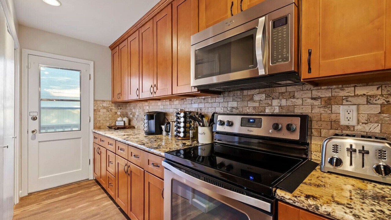 Photo of Kitchen in Groveland