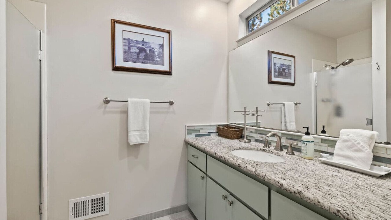 Photo of Bathroom in Groveland