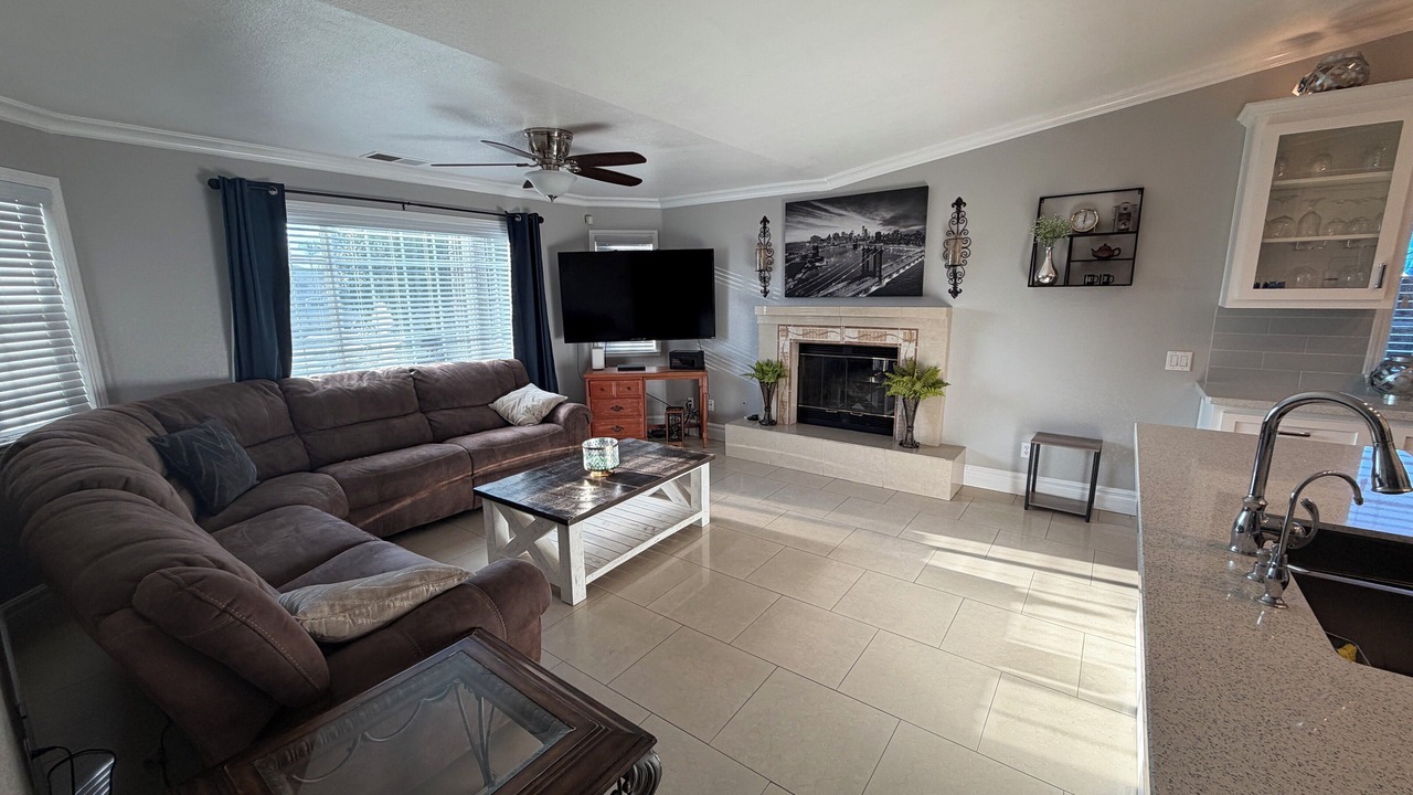Photo of Livingroom in Merced