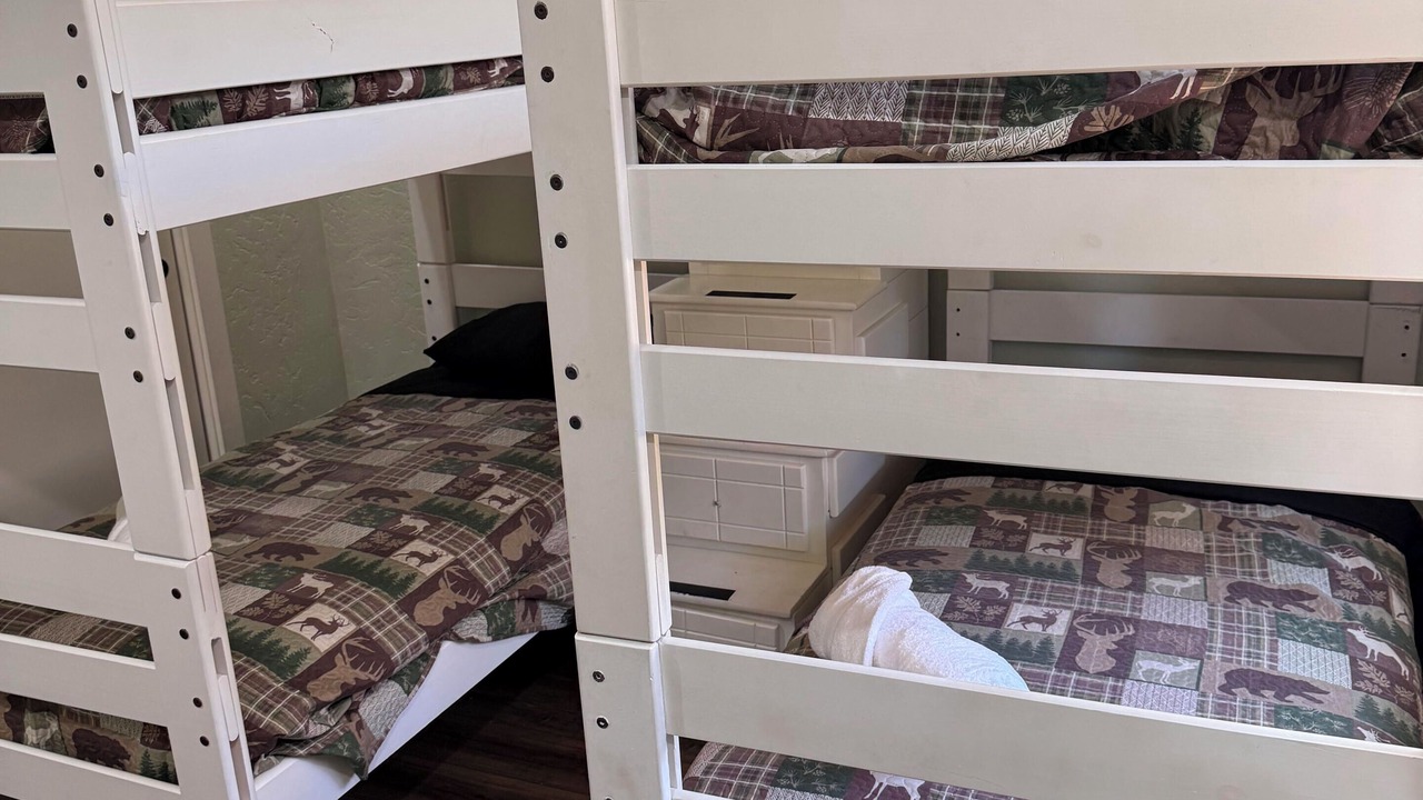 Photo of Bedroom in Shaver Lake